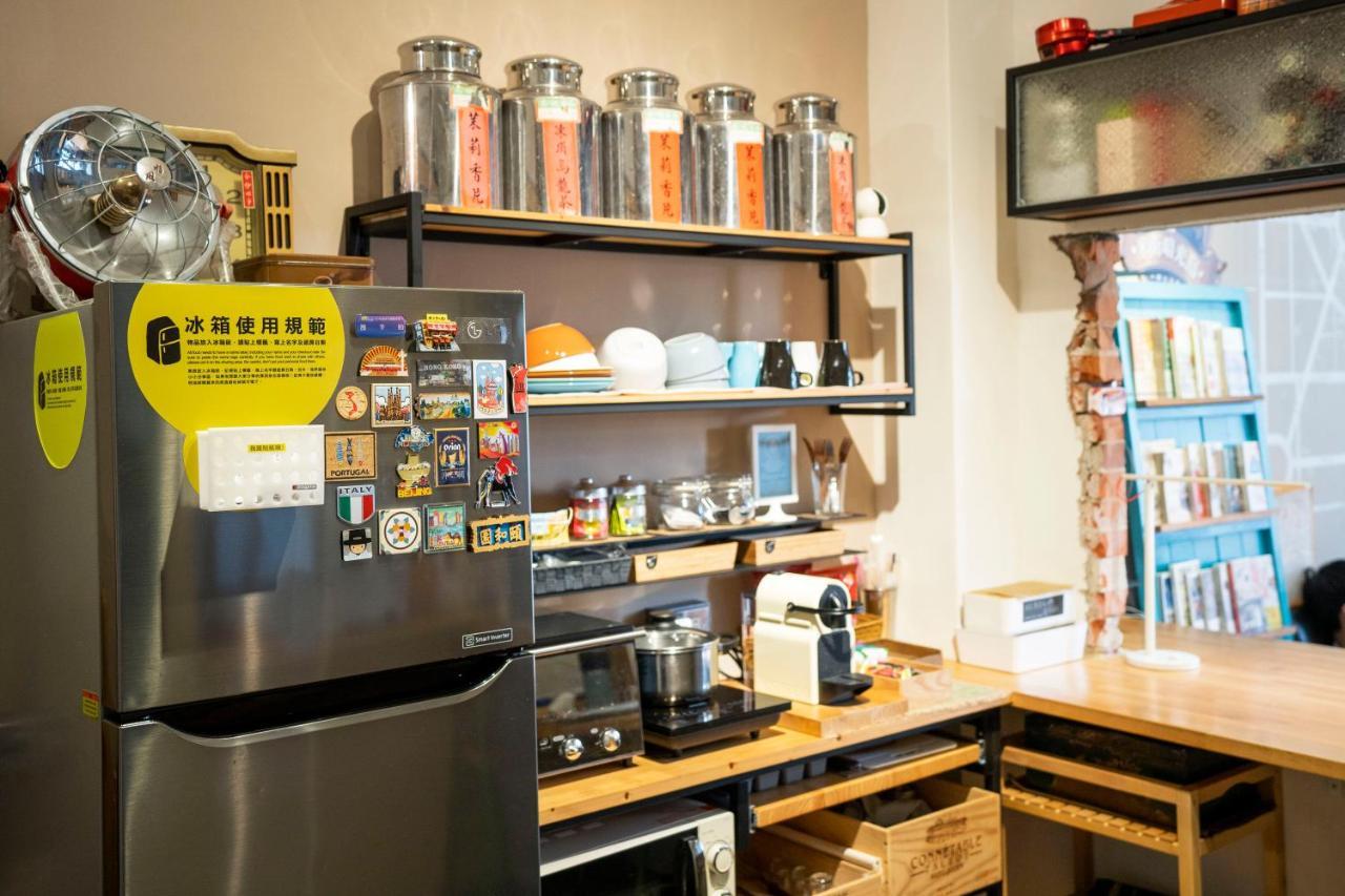 Lento Hostel Tainan Buitenkant foto