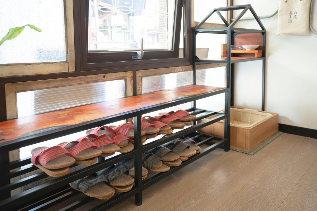Lento Hostel Tainan Buitenkant foto