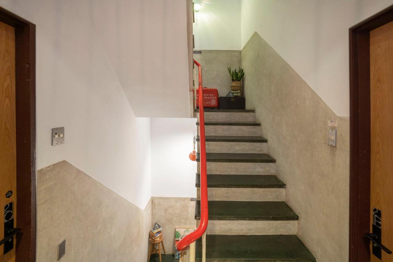 Lento Hostel Tainan Buitenkant foto